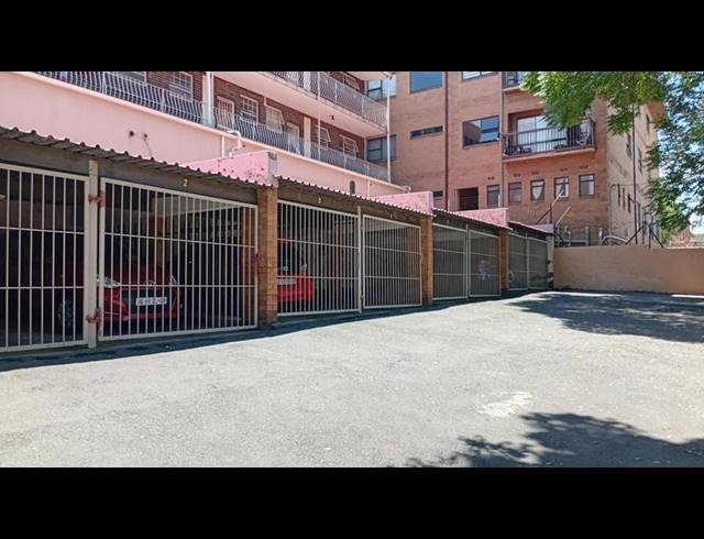 1 BEDROOM PROPERTY TO RENT IN LOMBARDY EAST